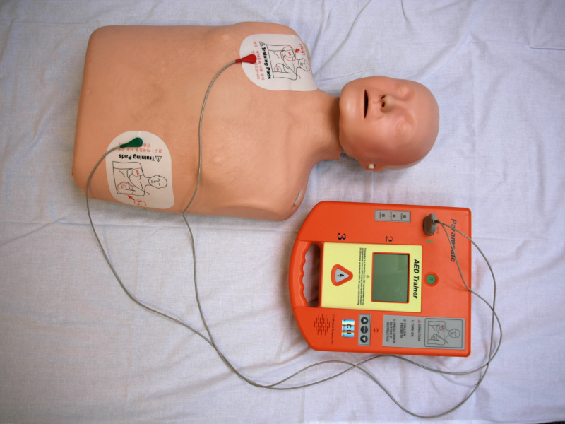 AED - Automatický externí defibrilátor